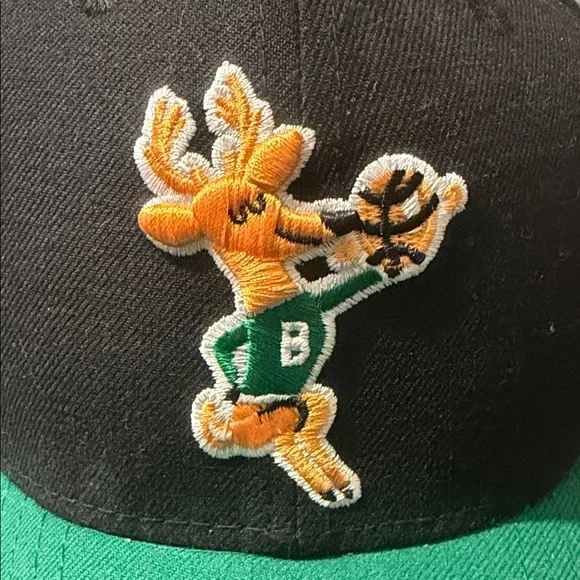 Vintage Milwaukee Bucks New Era 9Fifty SnapBack - Picture 6 of 9